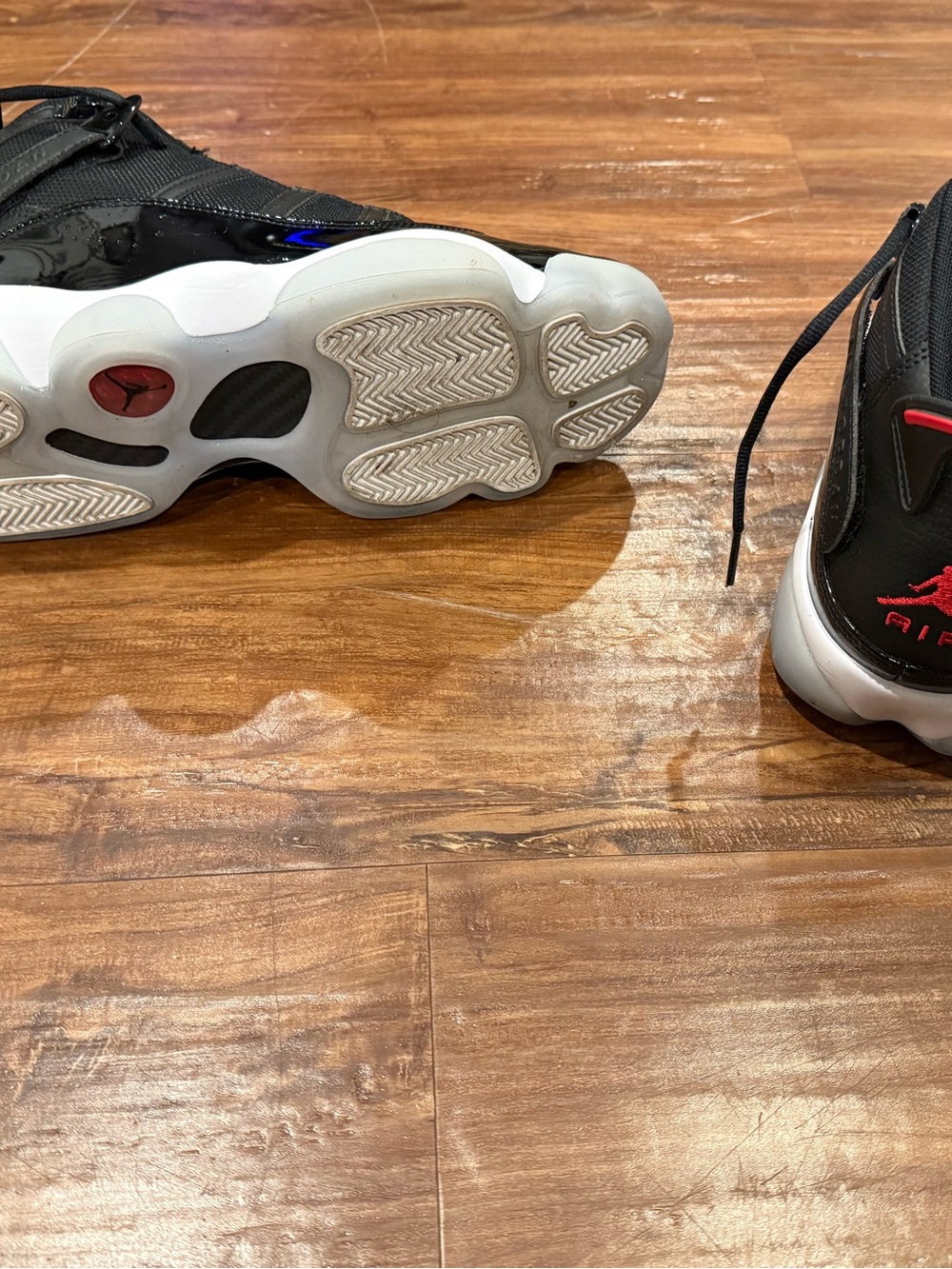 Jordan Men’s Black and Red Retro Basketball Sneakers - Picture 5 of 8